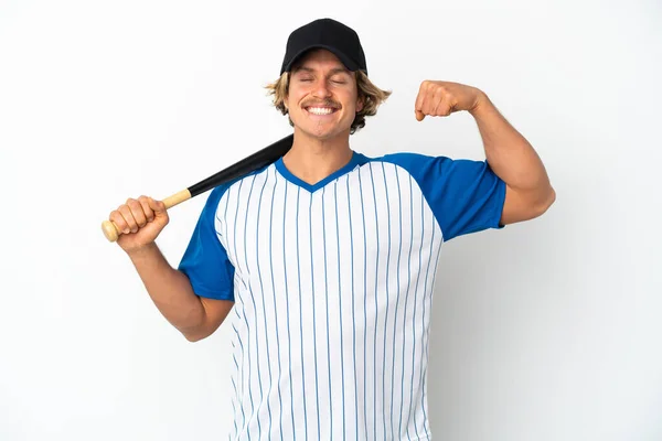 Mladý Blondýnka Muž Hraje Baseball Izolované Bílém Pozadí Dělá Silné — Stock fotografie