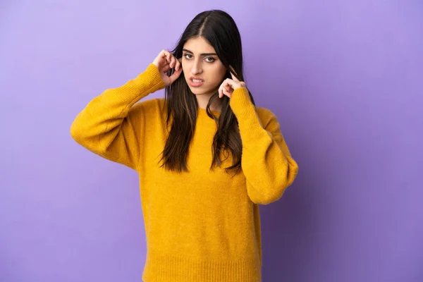 Young Caucasian Woman Isolated Purple Background Frustrated Covering Ears — Stock Photo, Image