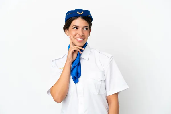 Stewardessa Samolot Kaukaska Kobieta Odizolowany Białym Tle Myśląc Pomysł Podczas — Zdjęcie stockowe