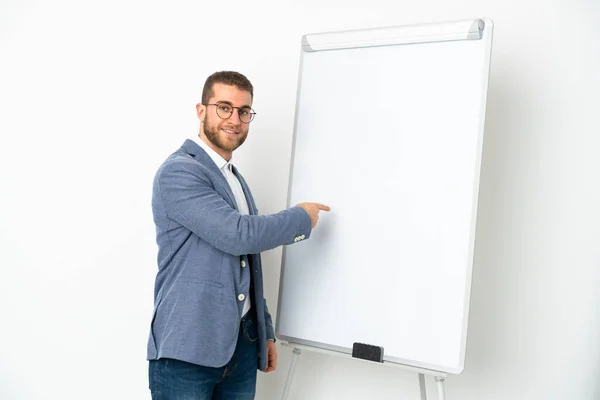 Jonge Knappe Blanke Man Geïsoleerd Witte Achtergrond Geven Van Een — Stockfoto