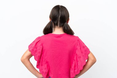 Beyaz arka planda izole edilmiş beyaz bir beyaz çocuk.