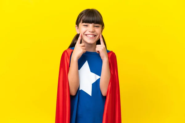 Kleine Superhelden Kind Isoliert Auf Lila Hintergrund Lächelnd Mit Einem — Stockfoto