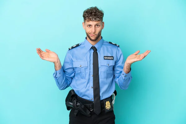 Joven Policía Rubia Hombre Aislado Blanco Sobre Fondo Azul Teniendo —  Fotos de Stock