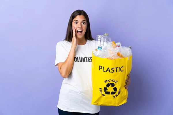 Mujer Brasileña Joven Sosteniendo Una Bolsa Llena Botellas Plástico Para —  Fotos de Stock
