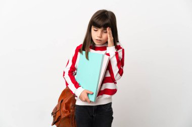 Beyaz arka planda başağrısı olan küçük bir kız öğrenci.