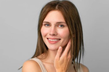 genç ve güzel kadın portresi