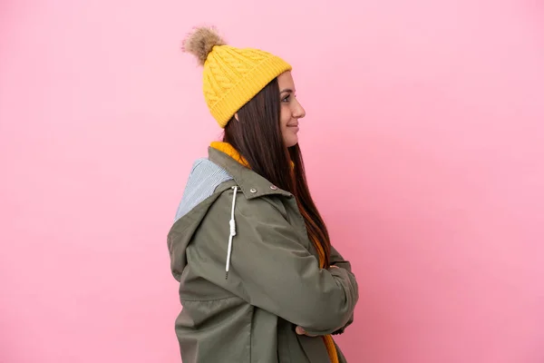 Mujer Ucraniana Joven Con Chaqueta Invierno Aislada Sobre Fondo Rosa —  Fotos de Stock