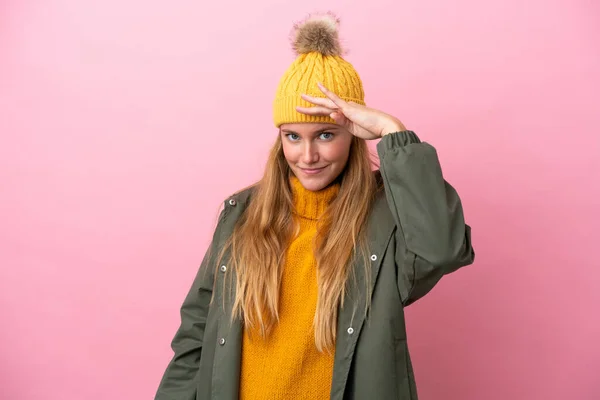Young Blonde Woman Wearing Winter Jacket Isolated Pink Background Looking — Stock Photo, Image