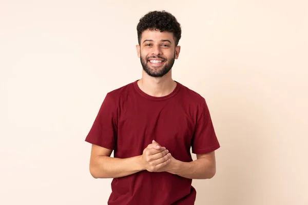 Young Moroccan Man Isolated Beige Background Laughing — Stock Photo, Image