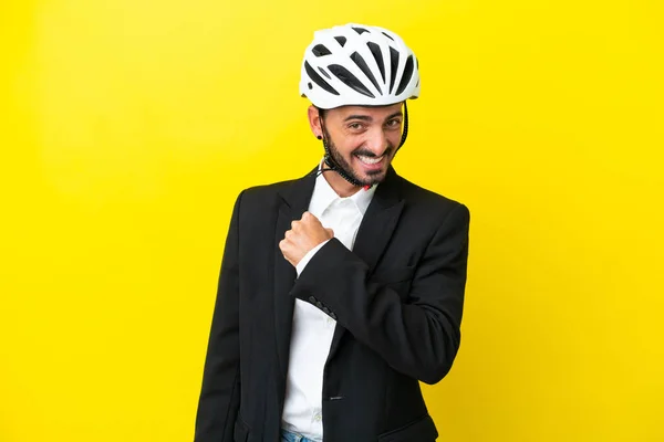 Homme Affaires Caucasien Avec Casque Vélo Isolé Sur Fond Jaune — Photo