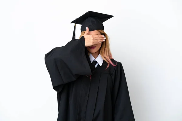 Νεαρός Απόφοιτος Πανεπιστημίου Πάνω Από Απομονωμένο Λευκό Φόντο Καλύπτει Μάτια — Φωτογραφία Αρχείου