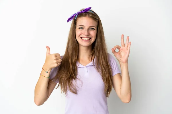Молодая Кавказская Женщина Изолированном Фоне Показывает Знак Большой Палец Вверх — стоковое фото