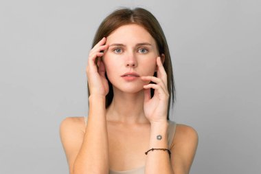 genç ve güzel kadın portresi