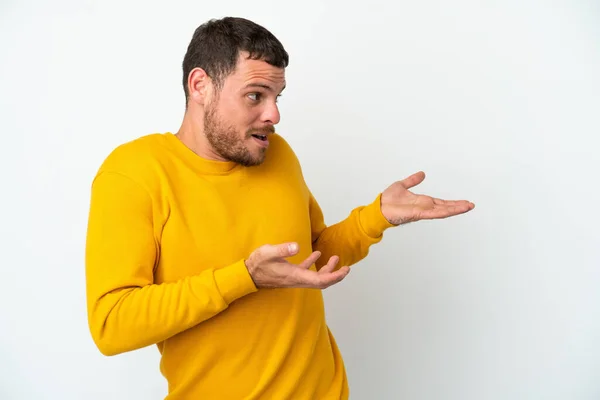 Jeune Brésilien Isolé Sur Fond Blanc Avec Expression Surprise Tout — Photo