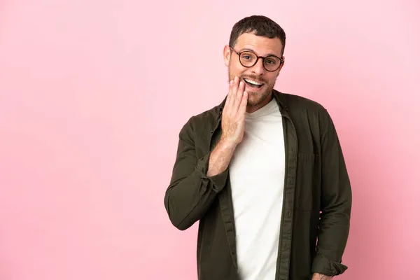 Young Brazilian Man Isolated Pink Background Looking While Smiling — Stock Photo, Image