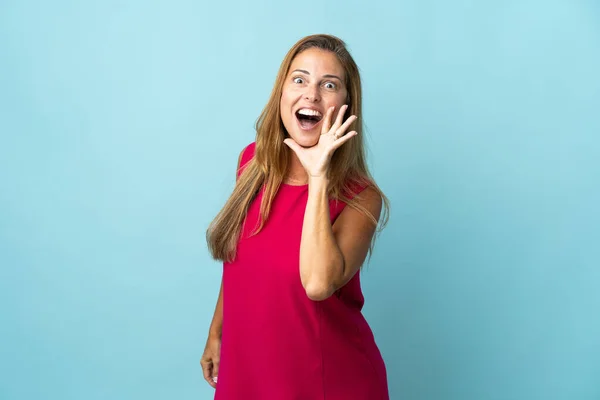 Middle Age Brazilian Woman Isolated Blue Background Shouting Mouth Wide — Stock Photo, Image