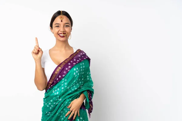 Młoda Hinduska Kobieta Odizolowana Białym Tle Wskazując Świetny Pomysł — Zdjęcie stockowe