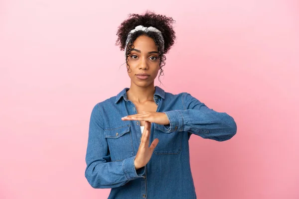 Young Latin Woman Isolated Pink Background Making Time Out Gesture — Stock Photo, Image