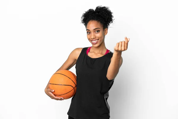 Pemain Basket Muda Wanita Latin Yang Terisolasi Dengan Latar Belakang — Stok Foto