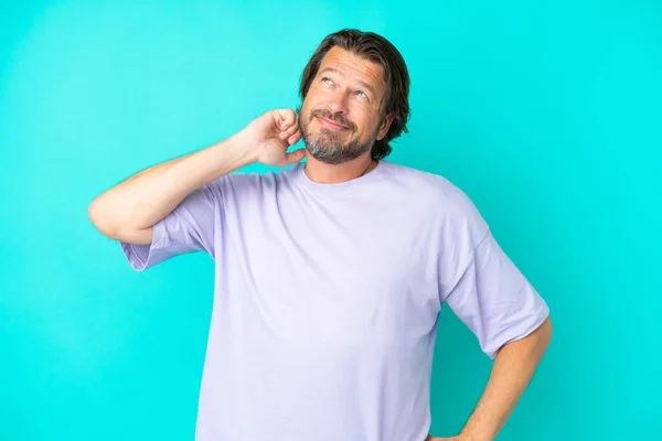 Senior Dutch Man Isolated Blue Background Laughing — Stock Photo, Image