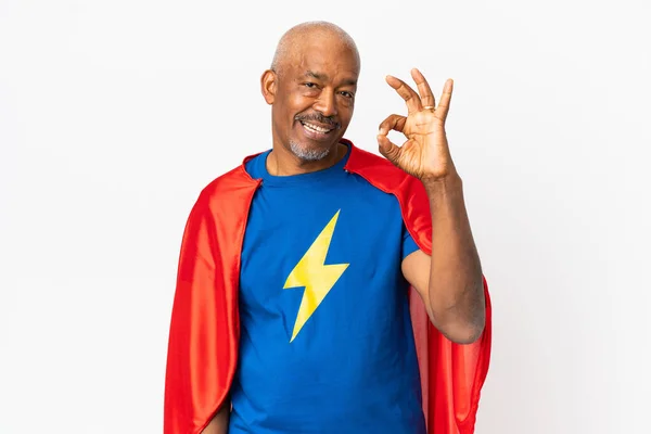 Super Hero Senior Man Geïsoleerd Witte Achtergrond Tonen Teken Met — Stockfoto