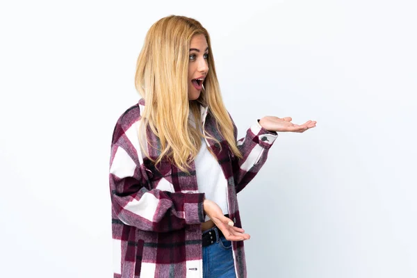 Jovem Loira Uruguaia Sobre Fundo Branco Isolado Com Expressão Facial — Fotografia de Stock