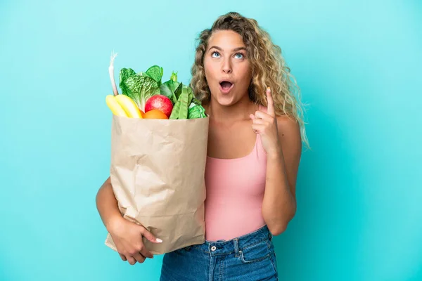 Girl Curly Hair Holding Grocery Shopping Bag Isolated Green Background — Stock Photo, Image