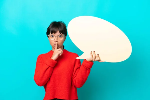 Young Woman Isolated Blue Background Holding Empty Speech Bubble Doing — Stock Photo, Image