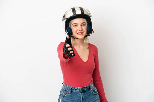 Mulher Caucasiana Jovem Com Capacete Motocicleta Isolado Fundo Branco Apertando — Fotografia de Stock