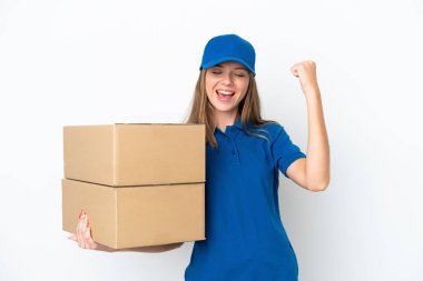 Litvanyalı kadın beyaz arka planda izole bir şekilde zaferi kutluyor.