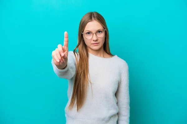 Young Russian Woman Isolated Blue Background Counting One Serious Expression — Stockfoto