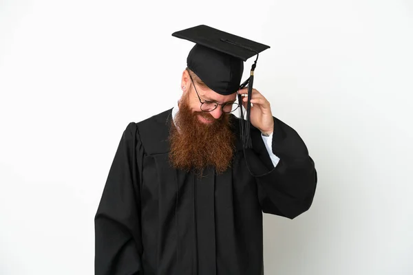 Jeune Diplômé Universitaire Rougeâtre Homme Isolé Sur Fond Blanc Rire — Photo