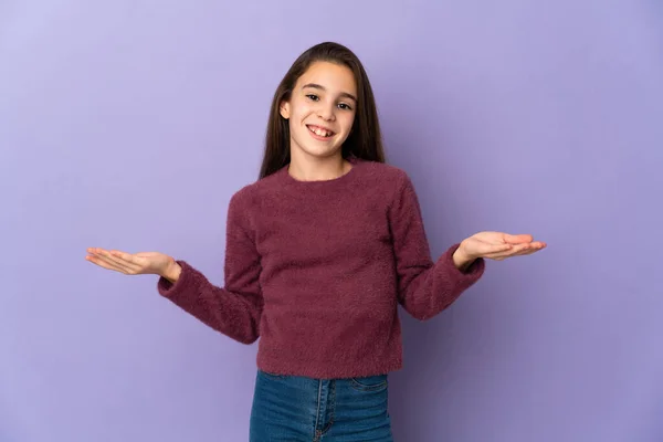 Klein Meisje Geïsoleerd Paarse Achtergrond Met Twijfels — Stockfoto