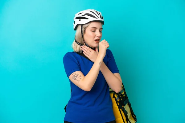 Jonge Blanke Vrouw Met Thermische Rugzak Geïsoleerd Blauwe Achtergrond Lijdt — Stockfoto