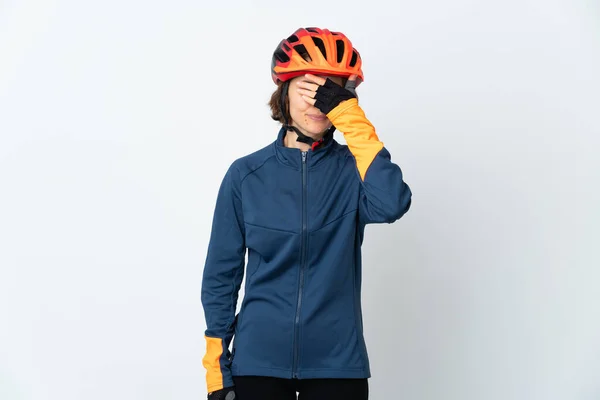 Mladá Anglická Cyklistka Izolovaná Bílém Pozadí Zakrývající Oči Rukama Nechci — Stock fotografie