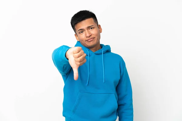 Jonge Ecuadoraanse Man Geïsoleerd Witte Achtergrond Met Duim Naar Beneden — Stockfoto