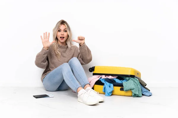 Teenager Blonde Girl Suitcase Full Clothes Sitting Floor Counting Six — Foto Stock