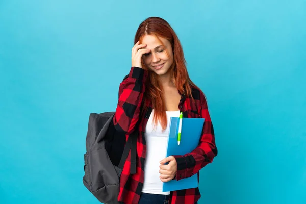 Tiener Student Russisch Meisje Geïsoleerd Blauw Achtergrond Lachen — Stockfoto