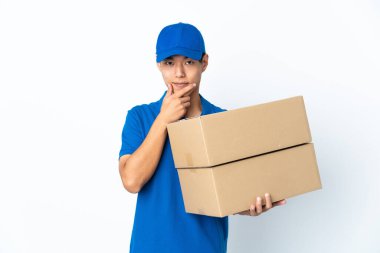 Beyaz arka planda izole edilmiş Çinli bir teslimat.