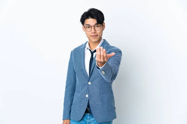 Young Chinese Business Man Isolated White Background Inviting Come Hand — Foto de Stock