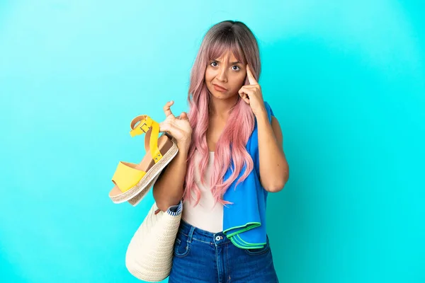 Young Mixed Race Woman Pink Hair Holding Summer Sandals Isolated — Stock Photo, Image