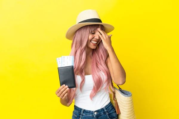 Young Mixed Race Woman Holding Passport Beach Bag Isolated Yellow — Stock Photo, Image