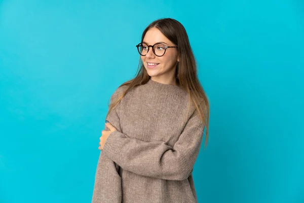 Giovane Donna Lituana Isolata Sfondo Blu Ridendo — Foto Stock