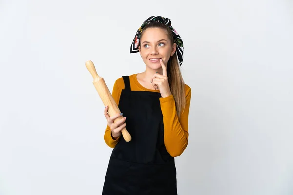 Jeune Femme Lituanienne Tenant Rouleau Pâtisserie Isolé Sur Fond Blanc — Photo