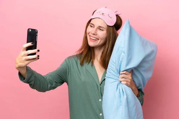 Young English Woman Pajamas Isolated Pink Background Pajamas Holding Pillow — Stock Photo, Image