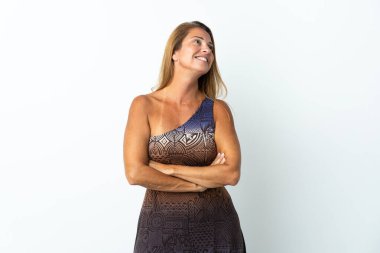 Orta yaşlı Brezilyalı kadın izole bir hayat sürüyor. Mutlu ve gülümsüyor.