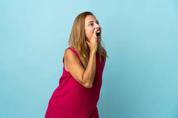 Middle Age Brazilian Woman Isolated Blue Background Shouting Mouth Wide — Stock fotografie