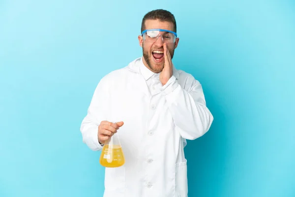 Young Caucasian Scientific Man Isolated Blue Background Shouting Mouth Wide — 스톡 사진