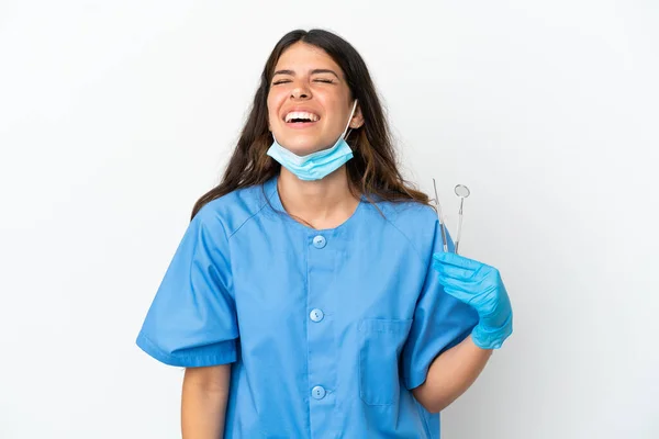 Zubařka Drží Nástroje Přes Izolované Bílé Pozadí Směje Laterální Poloze — Stock fotografie