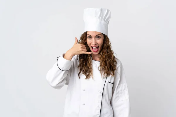 Joven Chef Mujer Aislada Sobre Fondo Blanco Haciendo Gesto Teléfono —  Fotos de Stock